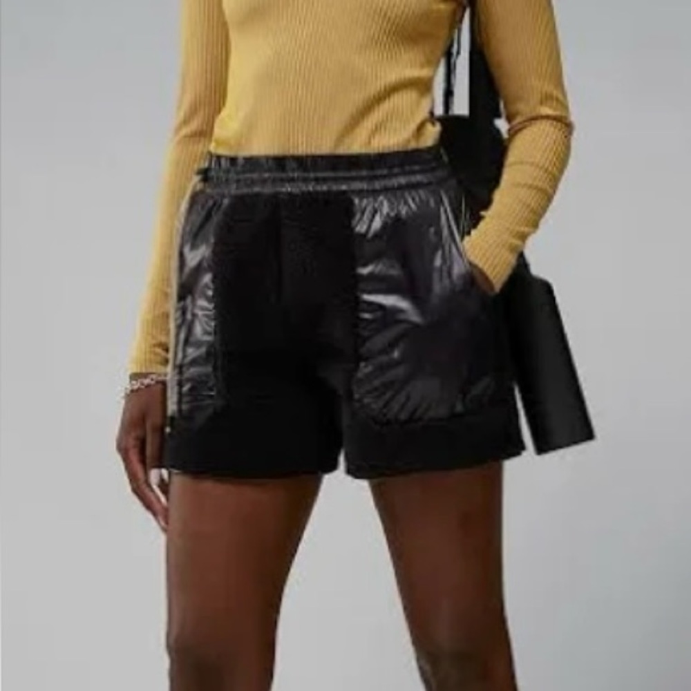 J.Lindeberg Black Fleece Vega Pile Shorts Size Medium